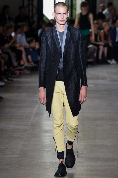 Look 20